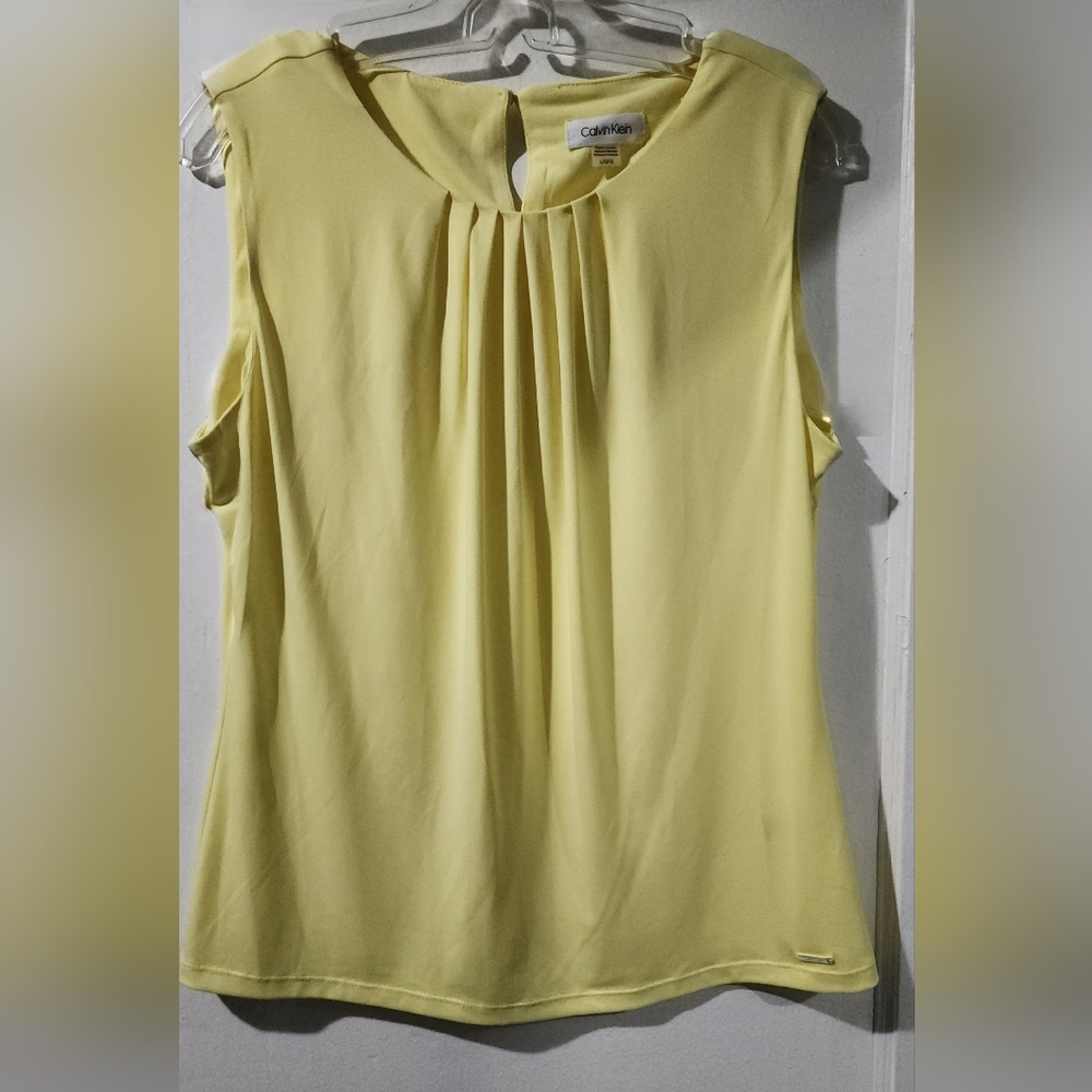 🌷Calvin Klein Light Yellow Pleated Blouse🌷size: L